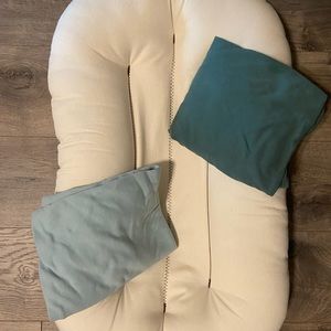 (SOLD) Snuggle me organic baby lounger and covers